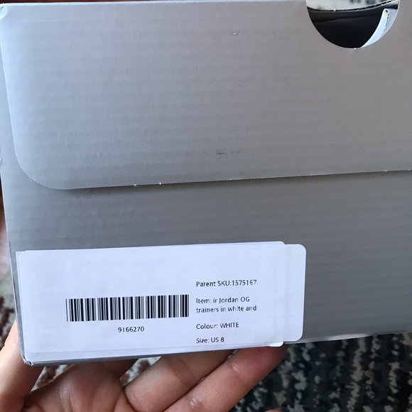 Nike Jordan OG trainers in white and black - Picture 6 of 6